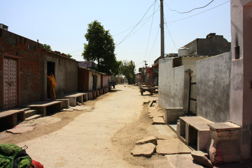 Rue d’un village, Rajasthan, Inde