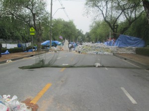 Thai protests barricade