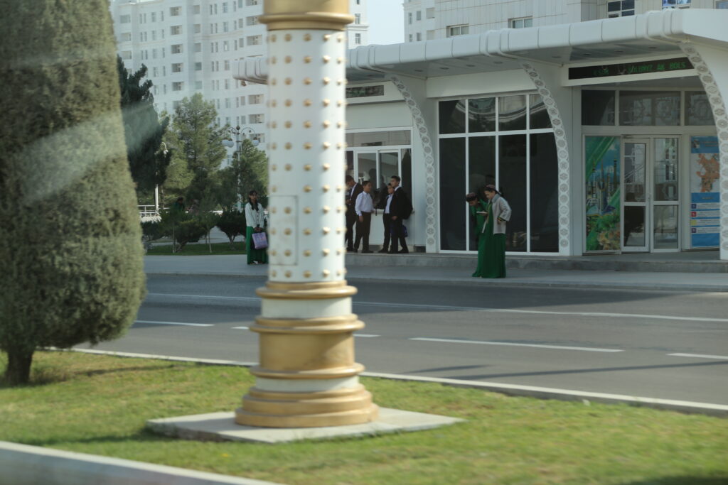 Arrêt de bus à Ashgabat