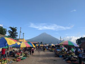 Antigua – volcan et marché