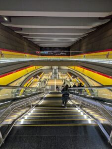 PXL_20250921_201141383