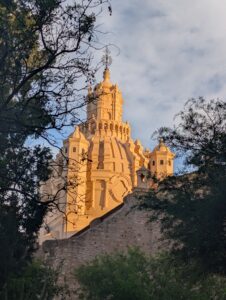 PXL_20251211_223639578